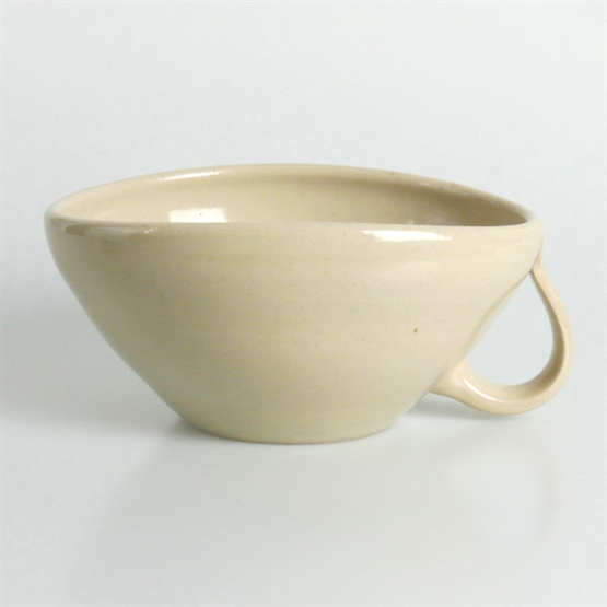 Schwarzweisskeramik Rasier-Mug, Modell FREESTYLE Farbe CREME natur